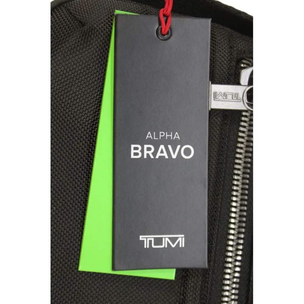 Tumi Mens Black Nylon Zip Around Logo Response Travel Kit